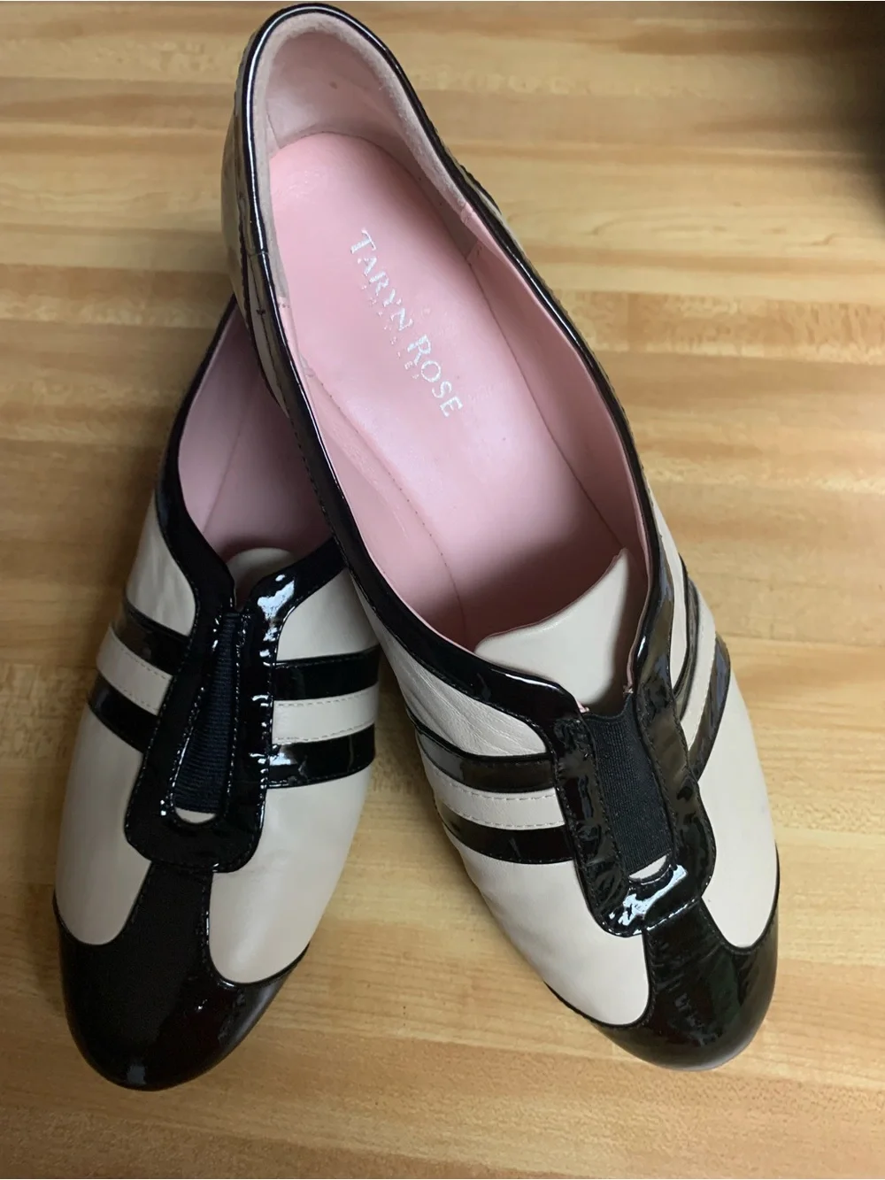 Taryn Rose Black &Cream Leather Slip-ons Travelers Shoes, Size 10 M